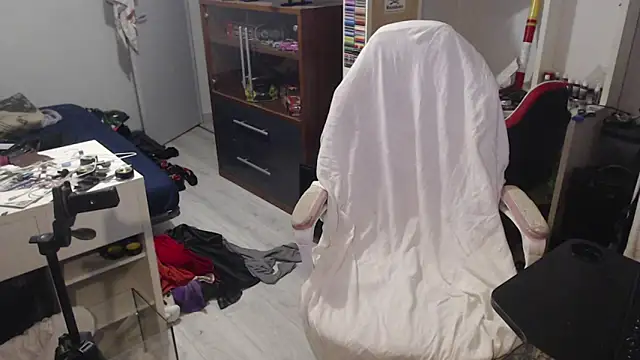 missthon0 online show from April 5, 10:47 am