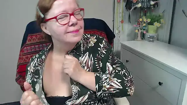 Snapshot of Adelewildx chatting on October 23, 3:23 am Adelewildx online show from October 23, 3:23 am