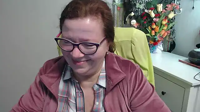 Adelewildx online show from February 12, 4:14 am