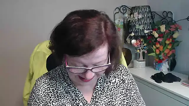 Adelewildx online show from March 31, 3:50 am