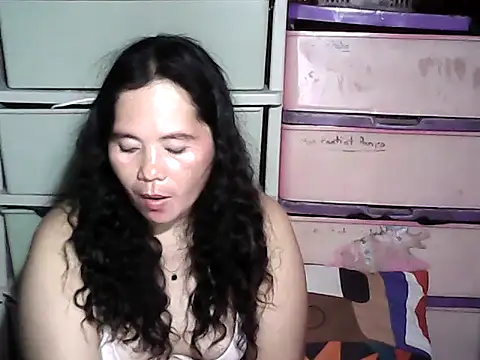 hotpusie 4u online show from January 17, 5:09 pm