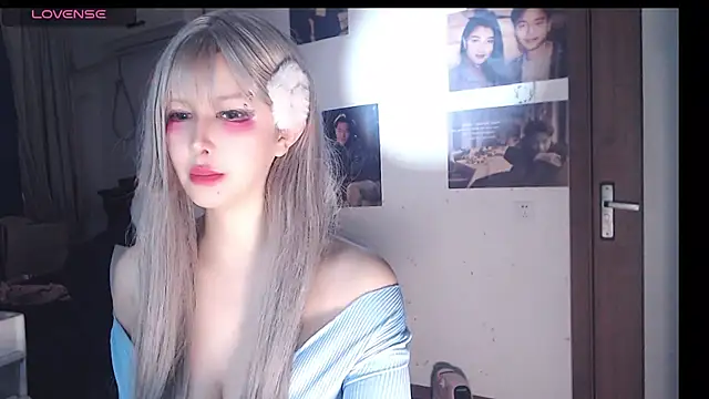 Snapshot of candy_cola chatting on October 23, 2:06 am candy cola online show from October 23, 2:06 am