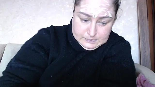 Amy August online show from February 3, 9:47 am