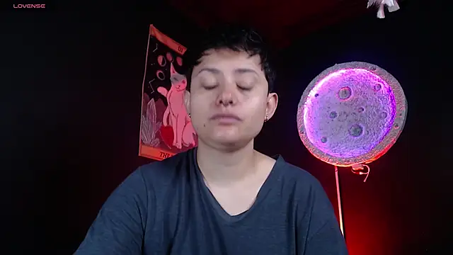 girl intense444 online show from April 18, 12:51 pm