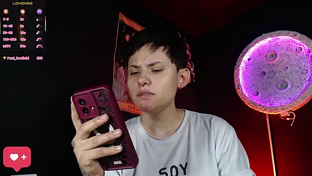 girl intense444 online show from April 12, 3:15 pm