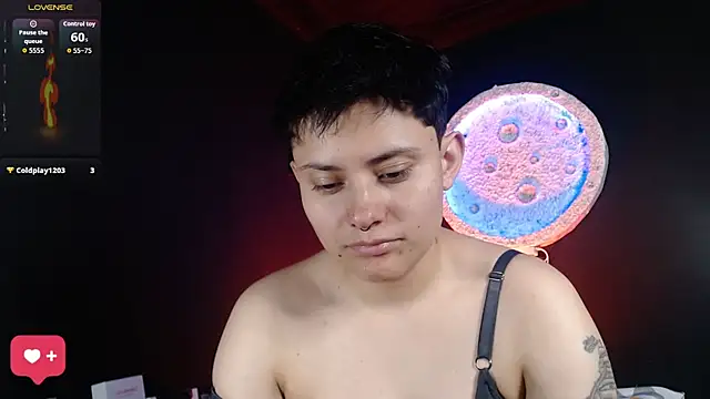 girl intense444 online show from October 5, 7:41 pm