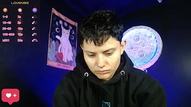 girl intense444 online show from November 24, 1:02 pm