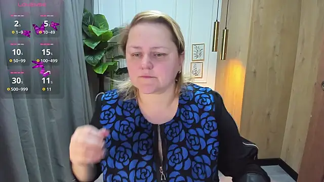 Snapshot of ScarlettSoft chatting on October 21, 5:22 am ScarlettSoft online show from October 21, 5:22 am