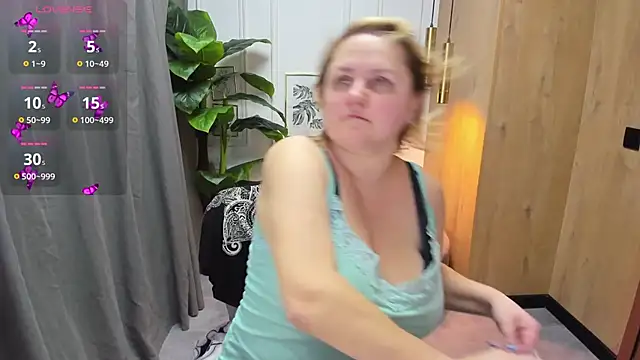 Snapshot of ScarlettSoft chatting on October 28, 5:13 am ScarlettSoft online show from October 28, 5:13 am