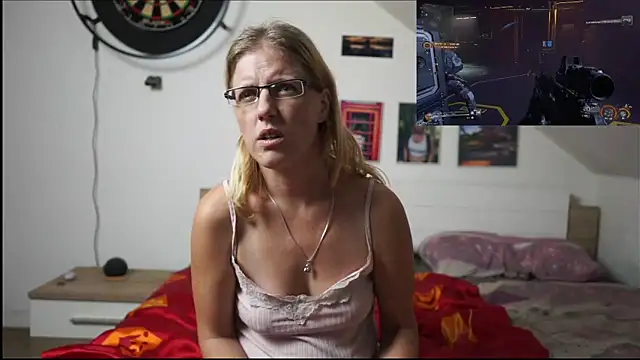 Moistdevil online show from November 21, 4:31 pm