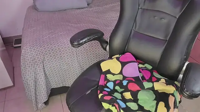 jhoanatrans22 online show from November 21, 9:39 pm