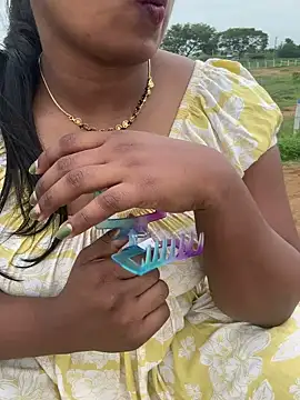 Dhiyapink online show from December 2, 7:10 am