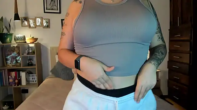 naty pink online show from March 17, 3:38 pm