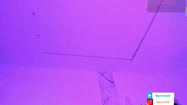 alysson 18 online show from May 27, 1:08 pm