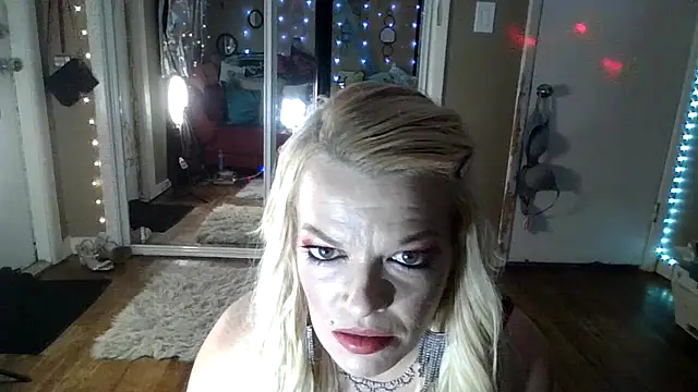 marilyn420 online show from March 17, 5:55 am