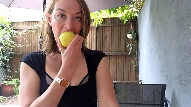 TopsyWilde online show from March 5, 9:27 am