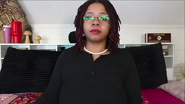 -khayaparker online show from February 19, 7:35 pm