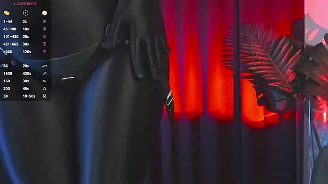 auroralatexprincess online show from June 18, 6:24 pm