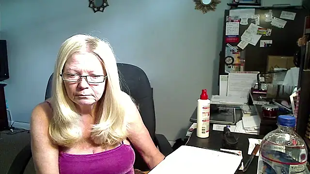 XTRAHORNYONE online show from March 29, 5:23 pm