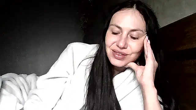 JulianaGold1 online show from April 4, 8:18 pm