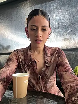 alana15 online show from November 5, 9:42 pm