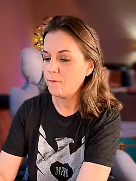 MaiseKnox online show from March 4, 11:11 pm