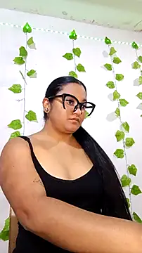 shayna all online show from December 17, 1:33 am