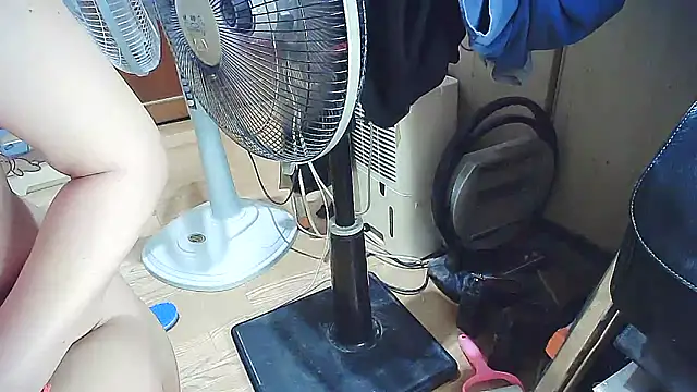 cindy01113520 online show from October 2, 9:42 pm