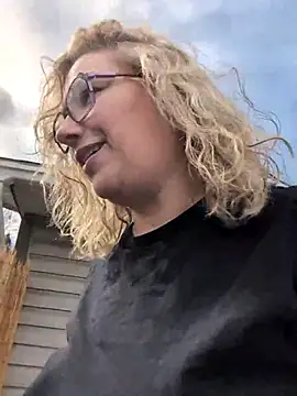 Canadian BBW online show from March 19, 7:18 pm