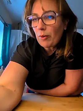 Canadian BBW online show from December 21, 11:30 pm