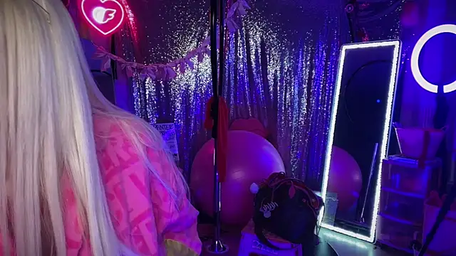 bimbotwerkqueen online show from February 22, 2:23 am