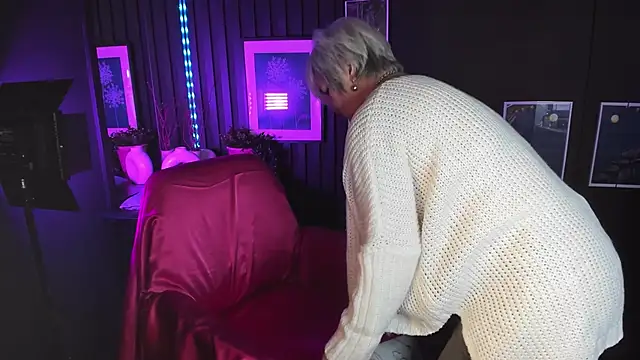 CarmenSoft online show from November 4, 8:25 pm