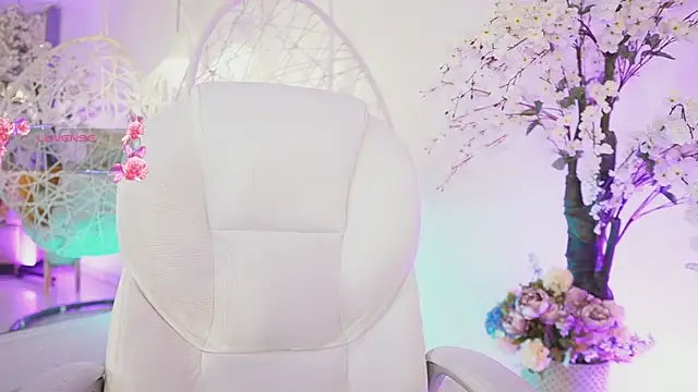 DalahiaRush online show from September 22, 7:01 pm