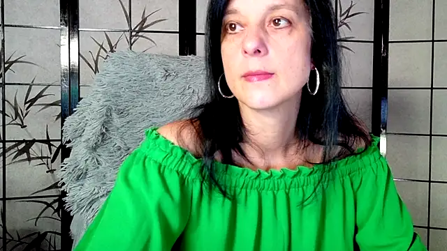 Snapshot of _Sweetlonglips_ chatting on October 5, 7:46 am  Sweetlonglips  online show from October 5, 7:46 am