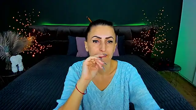 Rebecca Diamond online show from November 12, 6:55 am