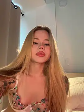 curchez  online show from October 8, 8:57 pm