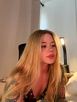 curchez  online show from September 12, 8:38 pm