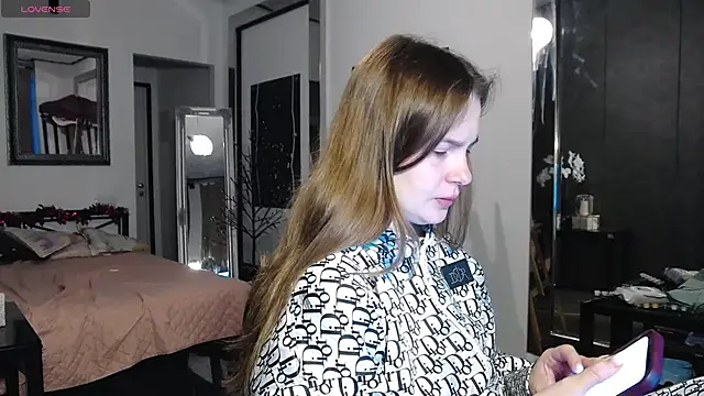 CindyJonson online show from December 17, 6:17 am