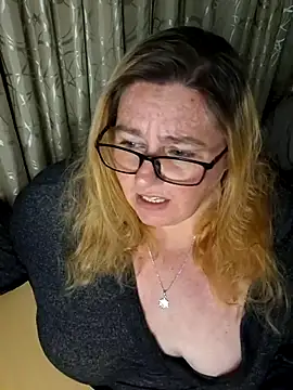 Iceprincess2bad4u online show from November 6, 6:03 pm