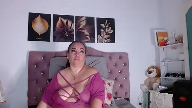 -helen online show from October 21, 5:33 am