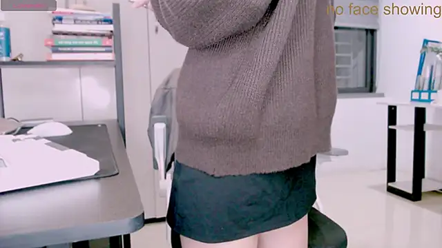 Shyn   online show from November 22, 1:58 pm