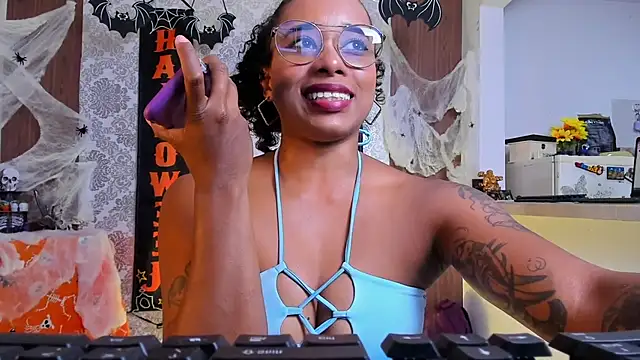 kelly thomson online show from October 27, 11:32 pm