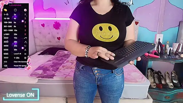 Zaly mature online show from June 2, 11:39 pm
