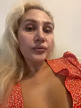 YourBlondee online show from September 24, 2:21 am