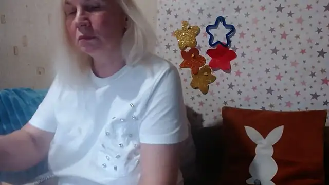 QueenLana online show from November 20, 4:52 pm