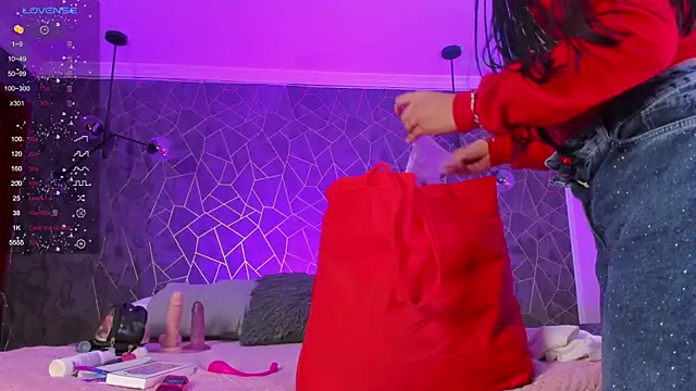 danaythamara1 online show from December 19, 10:35 pm