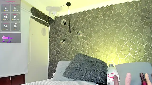 danaythamara1 online show from November 12, 11:36 pm