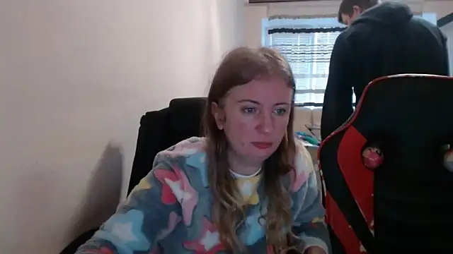 PeterAndJen online show from December 19, 6:27 am