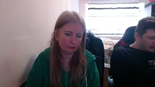 PeterAndJen online show from March 23, 9:04 am