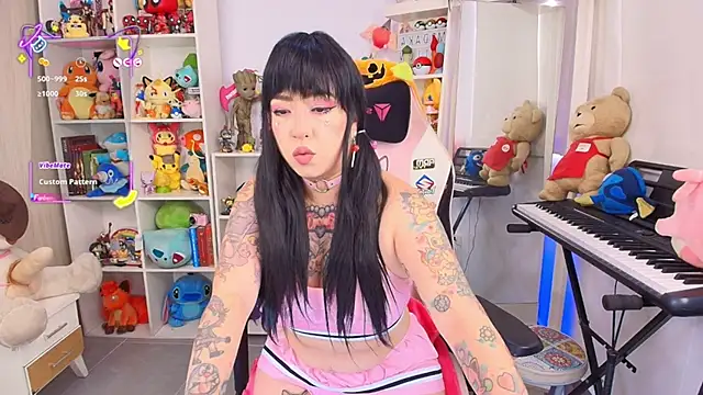 Snapshot of meda_kawaii_ chatting on October 20, 12:52 pm meda kawaii  online show from October 20, 12:52 pm